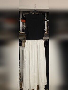 Cupshe Black and White Sleeveless Maxi Dress - Two-Tone Style with pockets